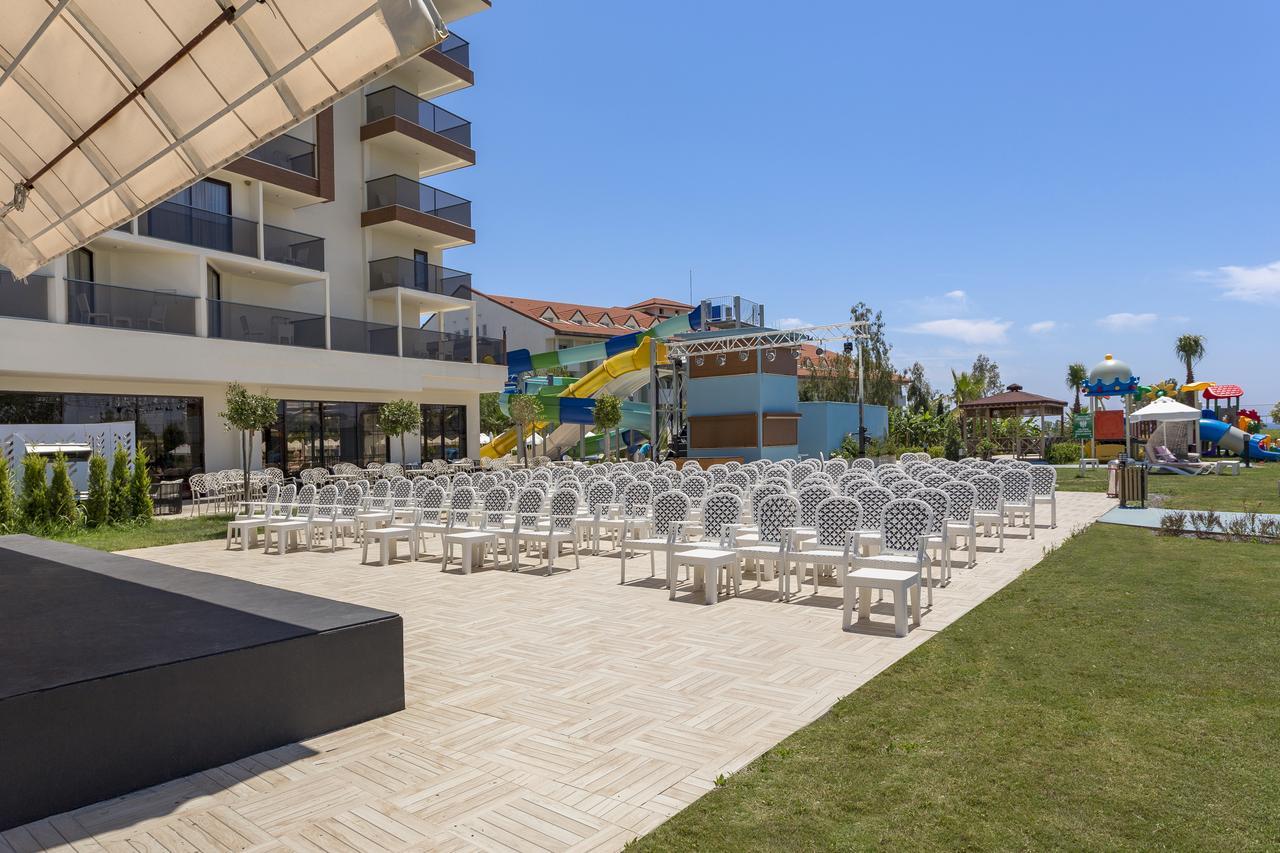 Glamour Resort & Spa Side Exterior photo
